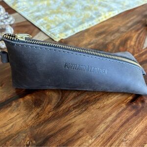 GROUPIE GRAY Alpine Pouch Portland Leather Neutral Bag Makeup Travel Bag NEW